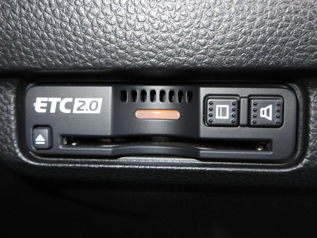 シビック ｅ：ＨＥＶＥＸ　禁煙車ホンダセンシングホンダコネクトディスプレイＢｌｕｅｔｏｏｔｈドラレコＥＴＣＲカメラワンオーナー　衝突被害軽減ブレーキ　Ｂカメラ　シートヒーター　フルセグ　ＬＥＤヘッドライト　サンルーフ　ＥＳＣ（19枚目）