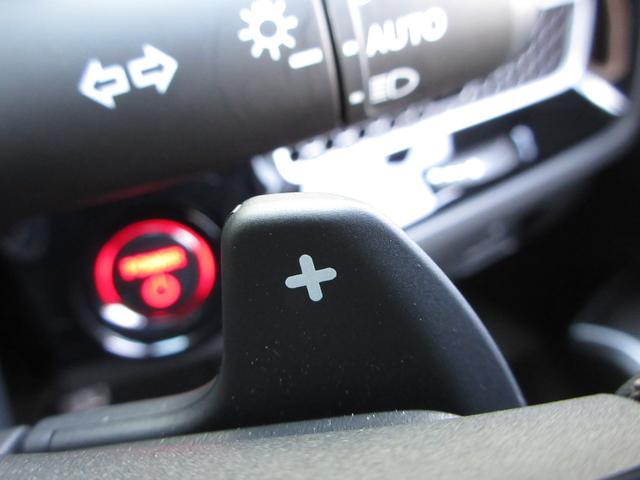 シビック ｅ：ＨＥＶＥＸ　禁煙車ホンダセンシングホンダコネクトディスプレイＢｌｕｅｔｏｏｔｈドラレコＥＴＣＲカメラワンオーナー　衝突被害軽減ブレーキ　Ｂカメラ　シートヒーター　フルセグ　ＬＥＤヘッドライト　サンルーフ　ＥＳＣ（24枚目）