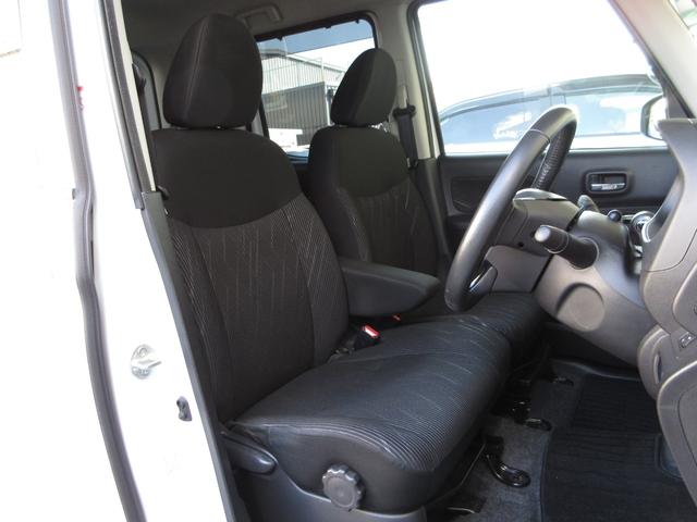 運転席には高さ調整ができる『シートハイトアジャスター機能』が付いています！これなら小柄な方にも大柄な方にも自分にぴったりの運転姿勢がとれますね〜！