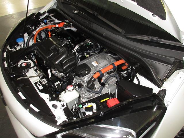 フィット e:HEVホームブラックスタイル 当社試乗車UP 禁煙 2年保証 点検整備付 ホンダコネクトナビ フルセグTV BTオーディオ接続 リアカメラ ETC2.0 前後録画タイプドラレコ オートハイビーム サイド&サイドカーテンエアバッグ(4枚目)