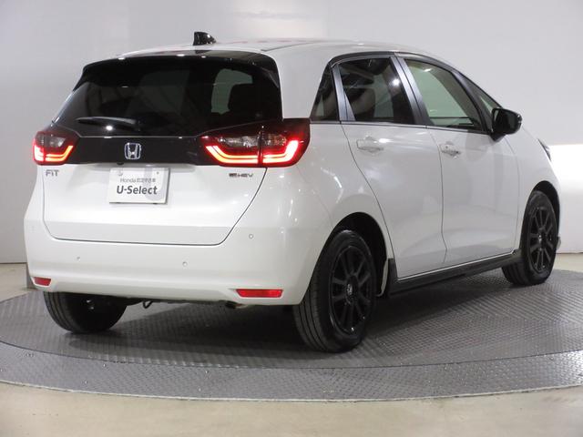 フィット e:HEVホームブラックスタイル 当社試乗車UP 禁煙 2年保証 点検整備付 ホンダコネクトナビ フルセグTV BTオーディオ接続 リアカメラ ETC2.0 前後録画タイプドラレコ オートハイビーム サイド&サイドカーテンエアバッグ(13枚目)
