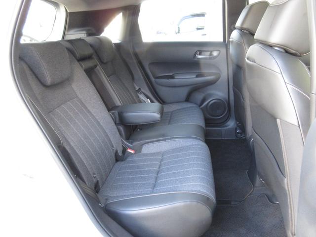 フィット e:HEVホームブラックスタイル 当社試乗車UP 禁煙 2年保証 点検整備付 ホンダコネクトナビ フルセグTV BTオーディオ接続 リアカメラ ETC2.0 前後録画タイプドラレコ オートハイビーム サイド&サイドカーテンエアバッグ(26枚目)