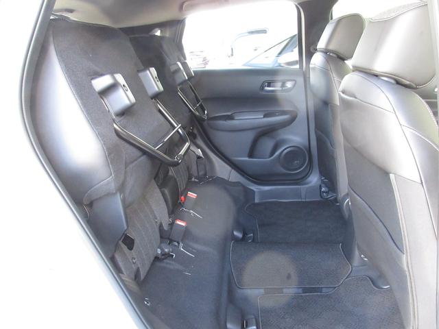 フィット e:HEVホームブラックスタイル 当社試乗車UP 禁煙 2年保証 点検整備付 ホンダコネクトナビ フルセグTV BTオーディオ接続 リアカメラ ETC2.0 前後録画タイプドラレコ オートハイビーム サイド&サイドカーテンエアバッグ(27枚目)