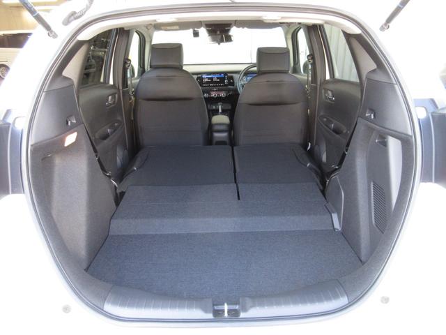 フィット e:HEVホームブラックスタイル 当社試乗車UP 禁煙 2年保証 点検整備付 ホンダコネクトナビ フルセグTV BTオーディオ接続 リアカメラ ETC2.0 前後録画タイプドラレコ オートハイビーム サイド&サイドカーテンエアバッグ(29枚目)