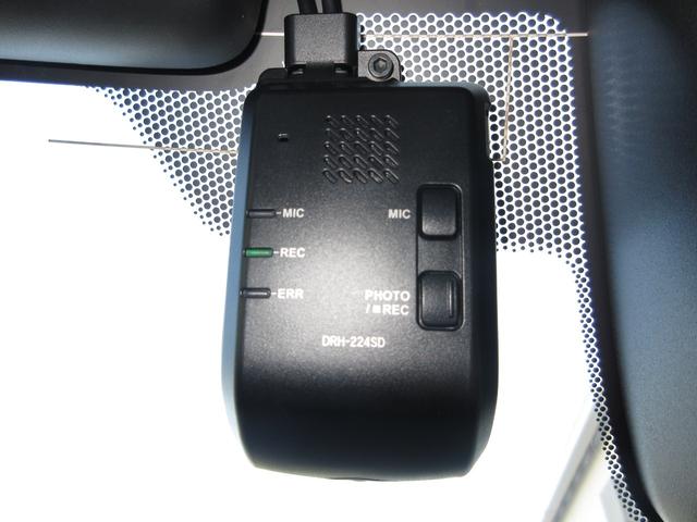 N-ONE プレミアムツアラー 当社元試乗車 禁煙車 純正9インチナビ フルセグTV Bluetooth ミュージックサーバー USB ドラレコ シートヒーター バックカメラ ETC LEDヘッドライト 15インチアルミホイール(6枚目)