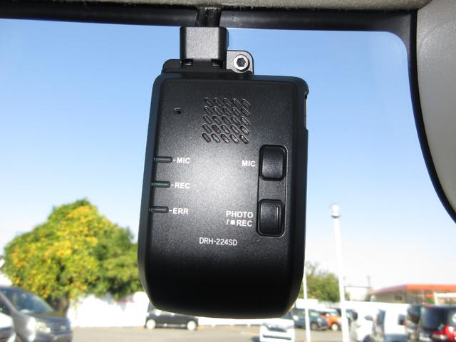 Ｎ－ＢＯＸ ベースグレード　禁煙車ホンダセンシング純正９インチメモリーナビＢｌｕｅｔｏｏｔｈドラレコＥＴＣＲカメラワンオーナー　衝突軽減システム　スマートキ－　カーテンエアバック　イモビライザー　ＥＣＯモード　横滑り防止　地デジ（4枚目）