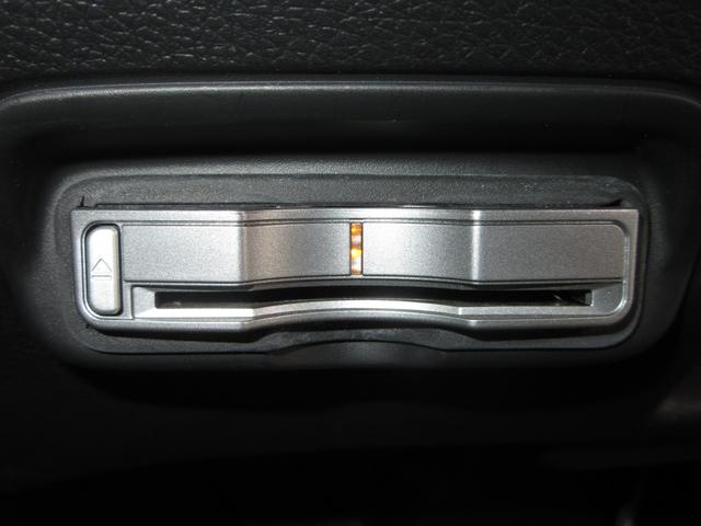 ヴェゼル ハイブリッドZ 純正メモリーナビBluetoothETCRカメラワンオーナー スマキー LEDランプ ETC付 整備記録簿 シ-トヒ-タ- サイドカーテンエアバック 運転席助手席エアバッグ VSA パワーステアリング(11枚目)