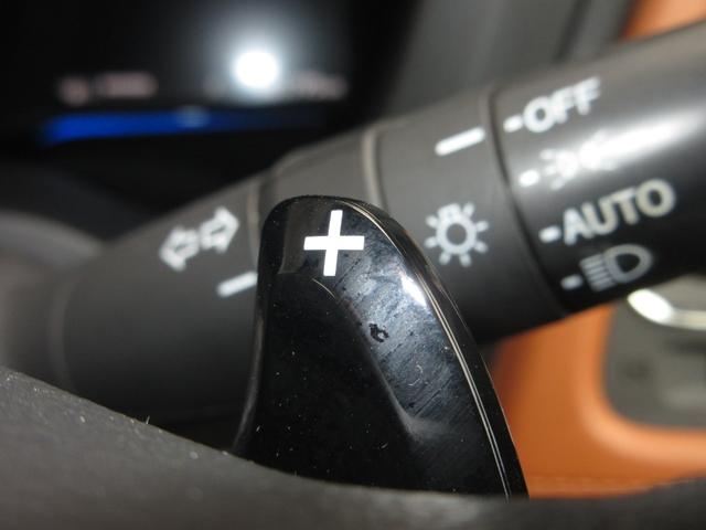 ヴェゼル ハイブリッドZ 純正メモリーナビBluetoothETCRカメラワンオーナー スマキー LEDランプ ETC付 整備記録簿 シ-トヒ-タ- サイドカーテンエアバック 運転席助手席エアバッグ VSA パワーステアリング(14枚目)