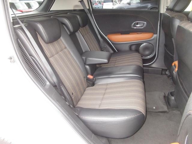 ヴェゼル ハイブリッドZ 純正メモリーナビBluetoothETCRカメラワンオーナー スマキー LEDランプ ETC付 整備記録簿 シ-トヒ-タ- サイドカーテンエアバック 運転席助手席エアバッグ VSA パワーステアリング(17枚目)