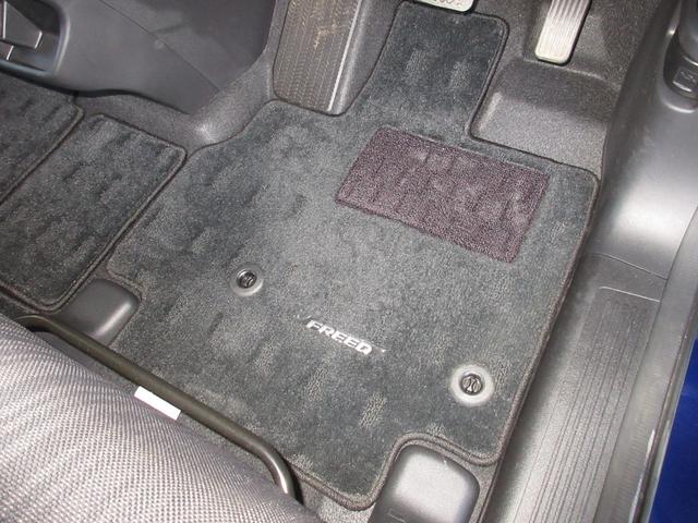 フリード G・ホンダセンシング 純正メモリーナビBluetoothETCRカメラワンオーナー Fセグ 追突被害軽減ブレーキ iストップ Wエアバッグ パワーウィンドウ 1オ-ナ- アクティブクルーズコントロール スマートキ 禁煙(20枚目)