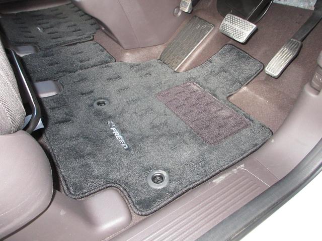 フリード G・ホンダセンシング 純正メモリーナビBluetoothETCRカメラワンオーナー Fセグ 追突被害軽減ブレーキ iストップ Wエアバッグ パワーウィンドウ 1オ-ナ- スマートキ カラーバックモニター 整備点検記録簿(13枚目)