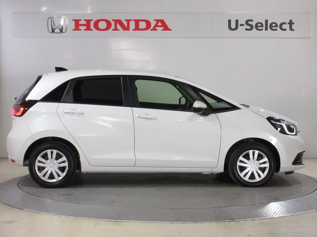 フィット ｅ：ＨＥＶホーム　ホンダセンシング純正９インチメモリーナビＢｌｕｅｔｏｏｔｈドラレコＥＴＣＲカメラワンオーナー　前後誤発進抑制機能　クリソナ　助手席エアバッグ　運転席エアバッグ　１オナ　アイドリングストップ　禁煙（8枚目）