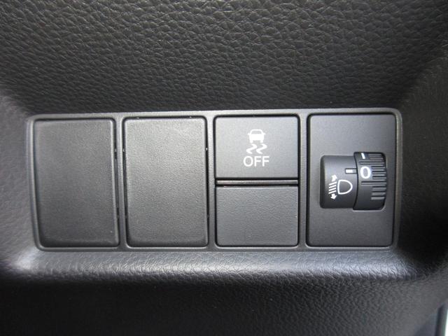 フィット ｅ：ＨＥＶホーム　ホンダセンシング純正９インチメモリーナビＢｌｕｅｔｏｏｔｈドラレコＥＴＣＲカメラワンオーナー　前後誤発進抑制機能　クリソナ　助手席エアバッグ　運転席エアバッグ　１オナ　アイドリングストップ　禁煙（13枚目）