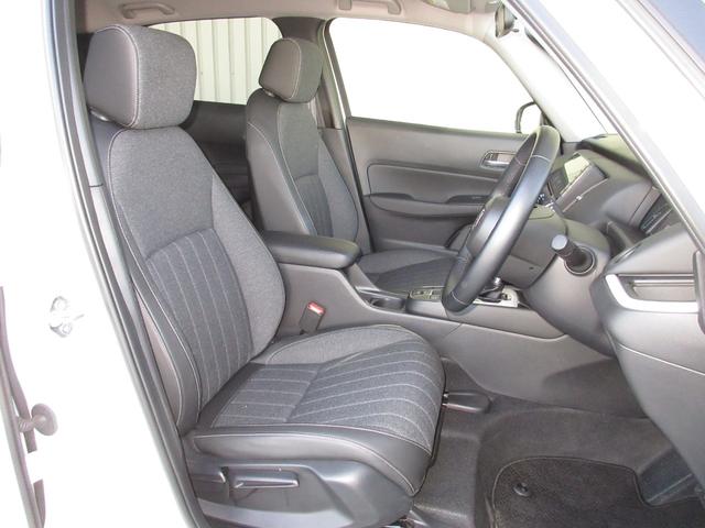 フィット ｅ：ＨＥＶホーム　ホンダセンシング純正９インチメモリーナビＢｌｕｅｔｏｏｔｈドラレコＥＴＣＲカメラワンオーナー　前後誤発進抑制機能　クリソナ　助手席エアバッグ　運転席エアバッグ　１オナ　アイドリングストップ　禁煙（16枚目）