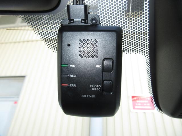 N-ONE プレミアム 禁煙車ホンダセンシング純正9インチメモリーナビBluetoothドラレコETCRカメラワンオーナー USBポート ワンオーナー車 衝突軽減 DVD再生 ESC LED シ-トヒ-タ- バックカメラ(4枚目)