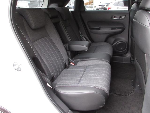 フィット e:HEVホーム 禁煙車ホンダセンシング純正9インチメモリーナビBluetoothドラレコETCRカメラワンオーナー 前後誤発進抑制機能 クリソナ 助手席エアバッグ 運転席エアバッグ 1オナ アイドリングストップ(17枚目)