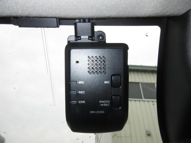 WR-V Z+ブラックスタイル 当社元試乗車 禁煙 純正9インチコネクトナビ リアカメラ ETC ドラレコ BLACKSTYLE専用装備 Z+専用エクステリア パーセルカバー 本革巻ステアリングホイール+セレクトレバー LEDライト(13枚目)