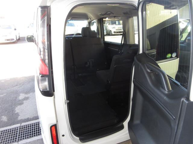 ステップワゴンスパーダ スパーダホンダセンシング　純正メモリーナビＢｌｕｅｔｏｏｔｈドラレコＥＴＣＲカメラ　盗難防止　助手席エアバッグ　Ｗパワスラ　記録簿有　地デジ　ＬＥＤライト　横滑り防止システム　オートエアコン　リアカメラ　ＵＳＢ　ナビ＆ＴＶ（8枚目）