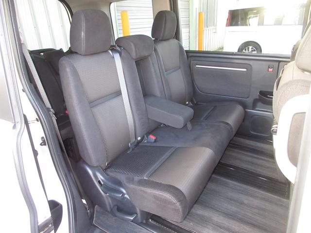 ステップワゴンスパーダ スパーダホンダセンシング　純正メモリーナビＢｌｕｅｔｏｏｔｈドラレコＥＴＣＲカメラ　盗難防止　助手席エアバッグ　Ｗパワスラ　記録簿有　地デジ　ＬＥＤライト　横滑り防止システム　オートエアコン　リアカメラ　ＵＳＢ　ナビ＆ＴＶ（15枚目）