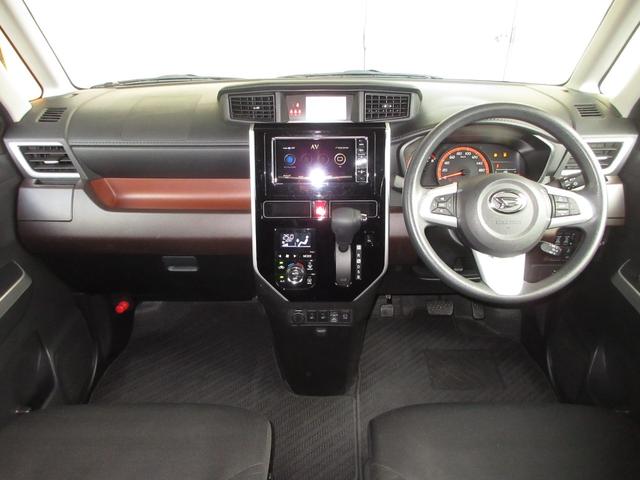 握りやすいハンドルには、オーディオコントロールとクルーズコントロールスイッチが装備されており、ハンドルから手を離さずに操作が出来ます。感覚で操作ができて便利で安全ですね！