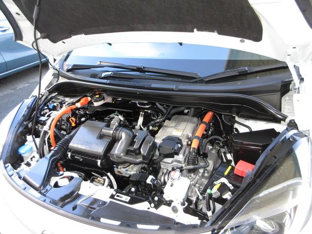 フィット e:HEVホームブラックスタイル 禁煙車ホンダセンシングホンダコネクトディスプレイBluetoothドラレコETCRカメラワンオーナー オートライト Bカメラ 1オーナー LEDライト クリアランスソナー サイドSRS VSA ABS(3枚目)