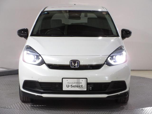 フィット e:HEVホームブラックスタイル 禁煙車ホンダセンシングホンダコネクトディスプレイBluetoothドラレコETCRカメラワンオーナー オートライト Bカメラ 1オーナー LEDライト クリアランスソナー サイドSRS VSA ABS(6枚目)