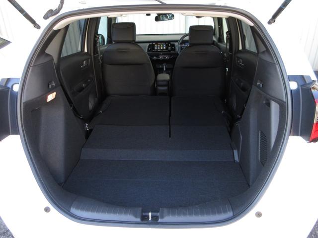 フィット e:HEVホームブラックスタイル 禁煙車ホンダセンシングホンダコネクトディスプレイBluetoothドラレコETCRカメラワンオーナー オートライト Bカメラ 1オーナー LEDライト クリアランスソナー サイドSRS VSA ABS(18枚目)