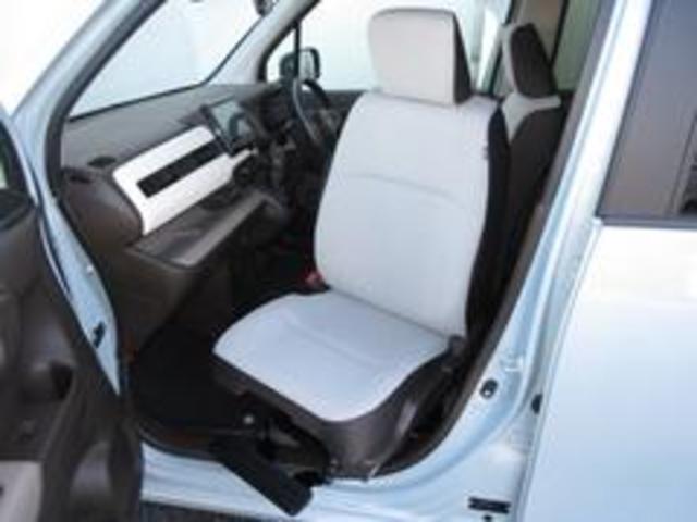 ●福祉車両（助手席回転シート　●『元試乗車』です。この車は、当社（新車ディーラー）で試乗や業務で使用していました。そのため年式が新しく、車検が長く残っています。元試乗車は人気ありますよ〜