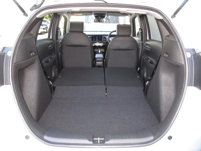 フィット ホーム　禁煙車ホンダセンシング純正９インチメモリーナビＢｌｕｅｔｏｏｔｈＥＴＣＲカメラワンオーナー　衝突軽減　リアカメラ　ソナー　ＵＳＢ接続　ＡＡＣ　横滑り防止機能　サイドエアバック　ワンオーナー車　スマキー（17枚目）