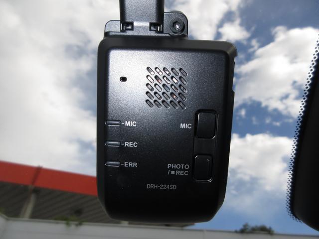 フィット e:HEVリュクス 禁煙車ホンダセンシングホンダコネクトディスプレイBluetoothドラレコETCRカメラワンオーナー 誤発進抑制機能 Iオーナー フロントカメラ リアカメラ ETC付 LED シートヒーター VSA(4枚目)