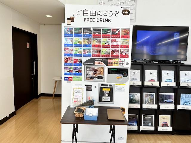 N-ONE G・Lパッケージ 青&白ツートンカラーモデル ワンオーナー 禁煙 1年保証 点検整備付 イクリプスメモリーナビ CD&DVD再生 リアカメラ パナソニックETC ディスチャージヘッドライト 盗難防止装置 スマートキー(32枚目)