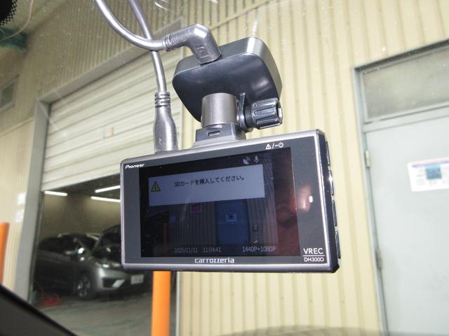 シビック ＥＸ　ホンダセンシングホンダコネクトディスプレイＢｌｕｅｔｏｏｔｈドラレコＥＴＣＲカメラワンオーナー　パーキングセンサー　衝突被害軽減ブレーキ　スマートキーシステム　パワ－シ－ト　１オーナー車　禁煙　ＵＳＢ（6枚目）