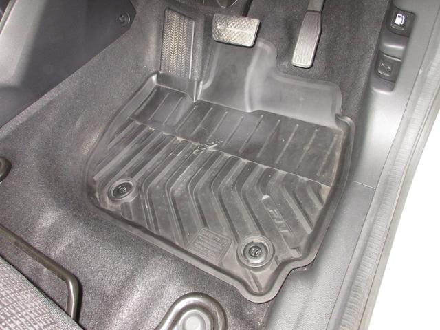 フィット 13G・Fパッケージ 純正メモリーナビBluetoothRカメラワンオーナー イモビ ワンオーナー車 DVD再生可能 スマ-トキ- サイドエアバッグ 記録簿有り VSA 助手席エアバッグ オートエアコン エアバック PS(19枚目)