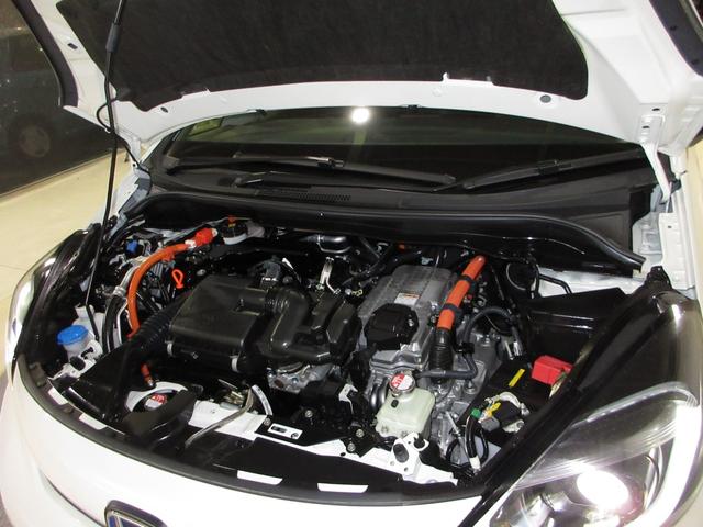 フィット ｅ：ＨＥＶリュクス　禁煙車ホンダセンシング純正９インチメモリーナビＢｌｕｅｔｏｏｔｈドラレコＥＴＣＲカメラワンオーナー　誤発進抑制機能　Ｉオーナー　リアカメラ　ＥＴＣ付　ＬＥＤ　シートヒーター　クルーズコントロール（5枚目）