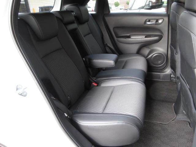 フィット ｅ：ＨＥＶリュクス　禁煙車ホンダセンシング純正９インチメモリーナビＢｌｕｅｔｏｏｔｈドラレコＥＴＣＲカメラワンオーナー　誤発進抑制機能　Ｉオーナー　リアカメラ　ＥＴＣ付　ＬＥＤ　シートヒーター　クルーズコントロール（18枚目）