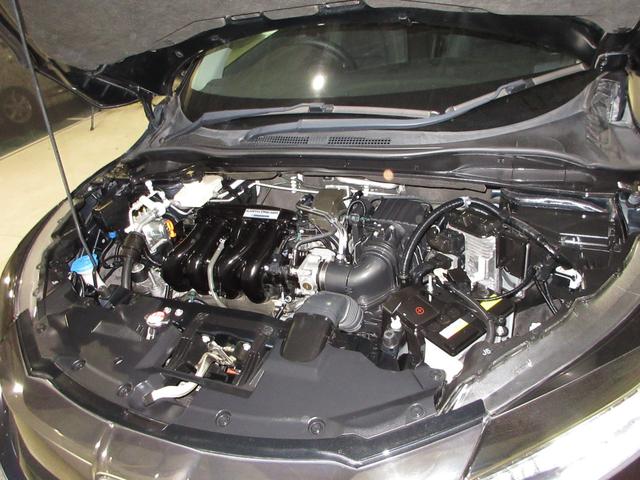 ヴェゼル ハイブリッドＺ・ホンダセンシング　禁煙車　ワンオーナー　ナビ　ミュージックサーバー　Ｂｌｕｅｔｏｏｔｈ　ＵＳＢ　フルセグ　リアカメラ　ＥＴＣ　シートヒーター　本革シート　パドルシフト　ＬＥＤ　純正前後ドラレコ　純正１７インチアルミ（5枚目）