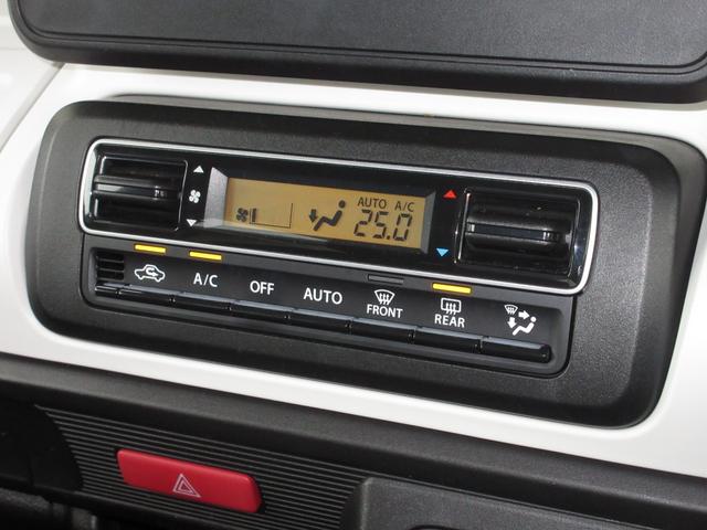 エアコンはオートエアコンでお好みの温度調整が出来、オールシーズン快適にドライブできます！リア席はプライバシーガラスで夏も涼しく過ごせます！