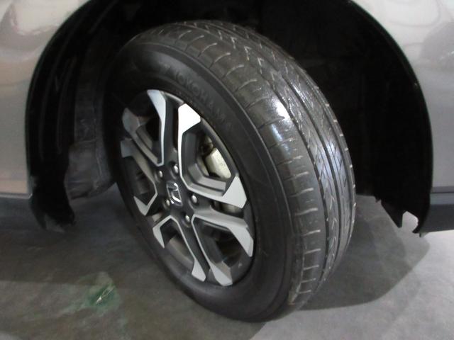 足元を精悍に引き締めるホンダ純正１５インチアルミホイール、おしゃれは足元から、カッコイイですね！他にも見たいところ、知りたいことなどございましたらお気軽にお問い合わせくださいませ。