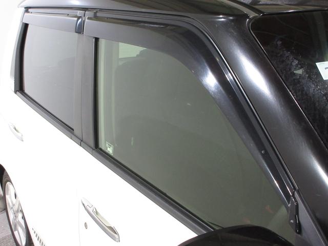 Ｎ－ＯＮＥ プレミアムツアラー・Ｌパッケージ　／ワンオーナー／禁煙車／オーディオレス／純正アルミホイール／スタッドレスタイヤ装着／社外マフラー／ローダウン／サイドカーテンエアバッグ／ディスチャージヘッドライト／スマートキー／フォグランプ／ＡＢＳ／（8枚目）