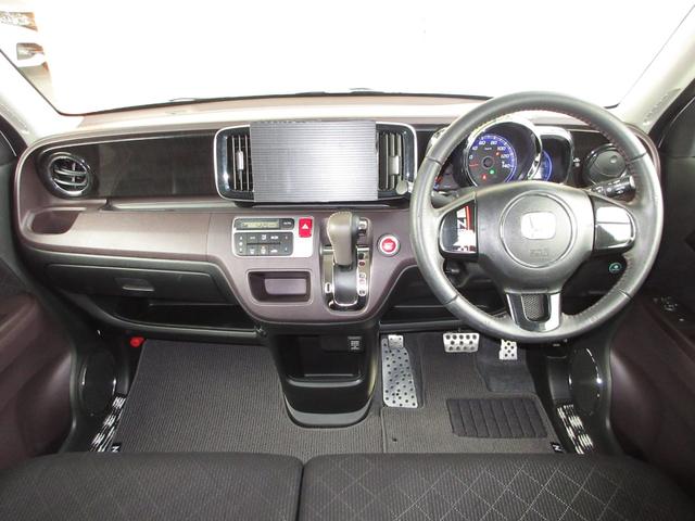 Ｎ－ＯＮＥ プレミアムツアラー・Ｌパッケージ　／ワンオーナー／禁煙車／オーディオレス／純正アルミホイール／スタッドレスタイヤ装着／社外マフラー／ローダウン／サイドカーテンエアバッグ／ディスチャージヘッドライト／スマートキー／フォグランプ／ＡＢＳ／（9枚目）