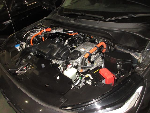 ヴェゼル ｅ：ＨＥＶＺ　ホンダセンシング純正９インチコネクトナビＢｌｕｅｔｏｏｔｈドラレコＥＴＣＲカメラワンオーナー　衝突回避支援ブレーキ機能　１オナ　スマキ　Ｐトランク　フルオートエアコン　Ｄレコ　エアバッグ　記録簿付（5枚目）