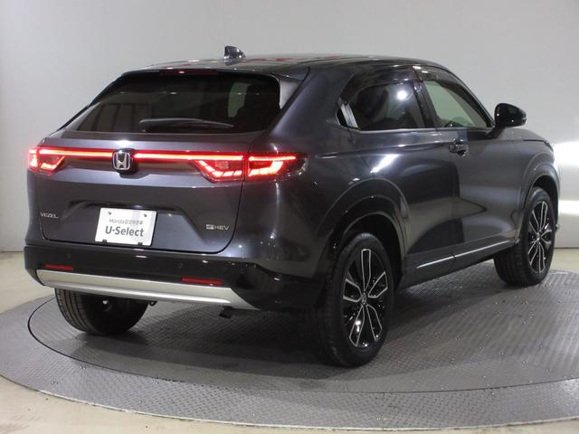 ヴェゼル ｅ：ＨＥＶＺ　ホンダセンシング純正９インチコネクトナビＢｌｕｅｔｏｏｔｈドラレコＥＴＣＲカメラワンオーナー　衝突回避支援ブレーキ機能　１オナ　スマキ　Ｐトランク　フルオートエアコン　Ｄレコ　エアバッグ　記録簿付（8枚目）