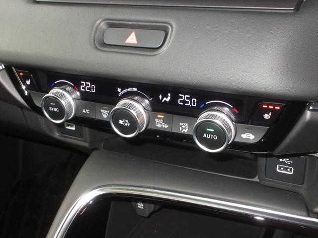 ヴェゼル ｅ：ＨＥＶＺ　ホンダセンシング純正９インチコネクトナビＢｌｕｅｔｏｏｔｈドラレコＥＴＣＲカメラワンオーナー　衝突回避支援ブレーキ機能　１オナ　スマキ　Ｐトランク　フルオートエアコン　Ｄレコ　エアバッグ　記録簿付（16枚目）