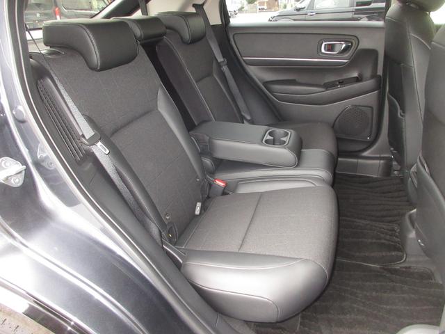 ヴェゼル ｅ：ＨＥＶＺ　ホンダセンシング純正９インチコネクトナビＢｌｕｅｔｏｏｔｈドラレコＥＴＣＲカメラワンオーナー　衝突回避支援ブレーキ機能　１オナ　スマキ　Ｐトランク　フルオートエアコン　Ｄレコ　エアバッグ　記録簿付（18枚目）