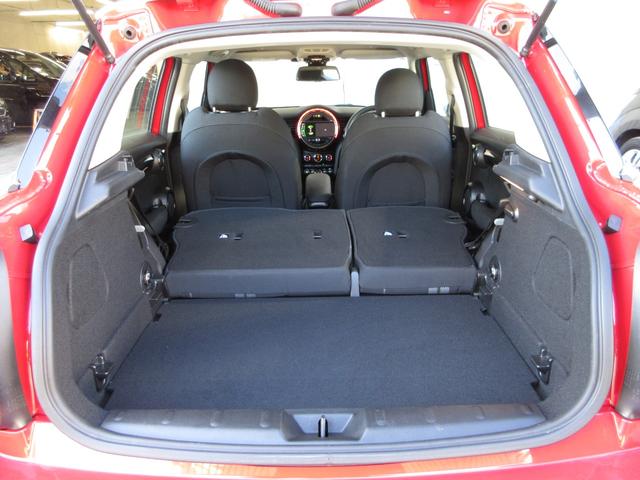 展示前には室内外共に清掃をしております。　納車整備は不良品がありましたら交換致します。ご希望に合わせた部品交換の際には、別途ご料金が発生する可能性がございます。詳細は当スタッフにお問い合わせください。