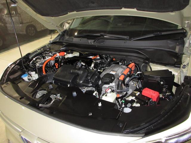 ヴェゼル ｅ：ＨＥＶＺ　ホンダセンシング純正メモリーナビＢｌｕｅｔｏｏｔｈドラレコＥＴＣＲカメラワンオーナー　衝突回避支援ブレーキ機能　１オナ　スマキ　Ｐトランク　フルオートエアコン　Ｄレコ　エアバッグ　両席エアバック　禁煙（4枚目）