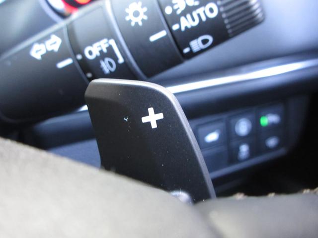 ヴェゼル ｅ：ＨＥＶＺ　ホンダセンシング純正メモリーナビＢｌｕｅｔｏｏｔｈドラレコＥＴＣＲカメラワンオーナー　衝突回避支援ブレーキ機能　１オナ　スマキ　Ｐトランク　フルオートエアコン　Ｄレコ　エアバッグ　両席エアバック　禁煙（22枚目）