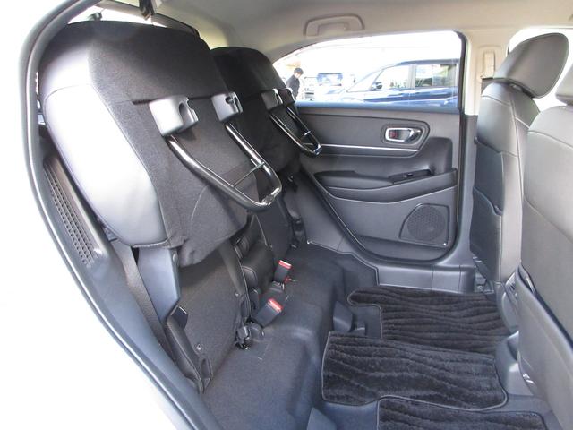 ヴェゼル ｅ：ＨＥＶＺ　ホンダセンシング純正メモリーナビＢｌｕｅｔｏｏｔｈドラレコＥＴＣＲカメラワンオーナー　衝突回避支援ブレーキ機能　１オナ　スマキ　Ｐトランク　フルオートエアコン　Ｄレコ　エアバッグ　両席エアバック　禁煙（28枚目）