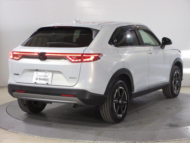 ヴェゼル ｅ：ＨＥＶＸ　ホンダセンシングホンダコネクトディスプレイＢｌｕｅｔｏｏｔｈドラレコＥＴＣＲカメラワンオーナー　前後障害物センサー　ＡＡＣ　１オーナ　イモビライザー　スマ－トキ－　誤発進抑制　ＰＷ　リアカメラ　ＥＳＣ（7枚目）