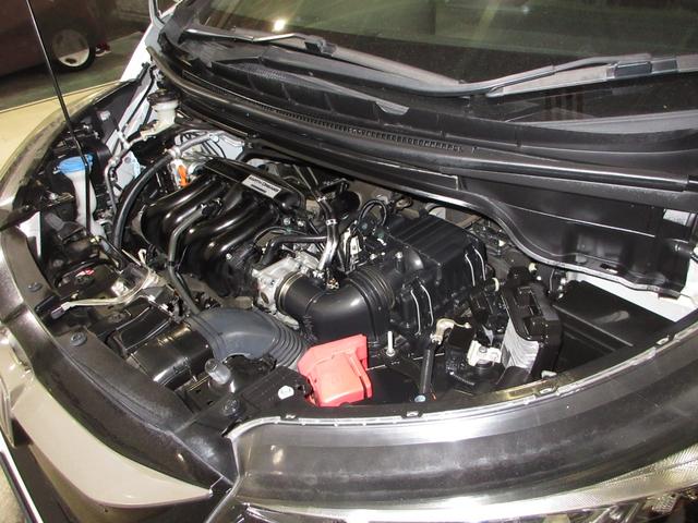 フリード モデューロXホンダセンシング 純正9インチメモリーナビBluetoothETCRカメラ 後カメラ イモビ オートクルーズ 記録簿 スマキー LEDライト DVD再生 サイドエアバッグ PS エアバッグ フルセグ ABS 3列シート(3枚目)